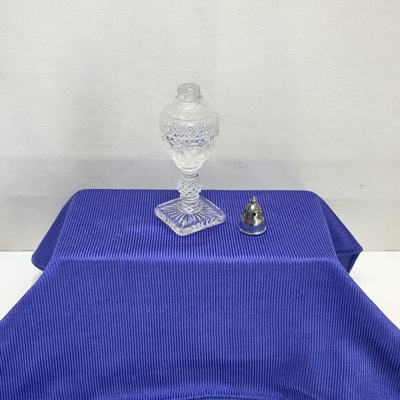 Imperial Cape Cod Pattern Glass 5" Tall Shaker Silver-Plated Top Elegant Design - Picture 4 of 5